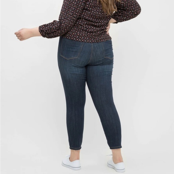 Judy Blue Mid Rise Skinny Pull on Jean-Size 24 - Picture 3 of 4